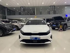 2023 Kia Cerato 1.5L CVT Premium, белый — фото 2