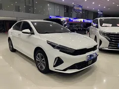 2023 Kia Cerato 1.5L CVT Premium, белый — фото 3