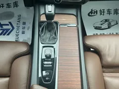 2021 Volvo XC60 4WD Luxury, чёрный — фото 13