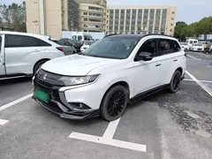 2021 Mitsubishi Outlander 2.4L 4WD 5-seat, белый — фото 1