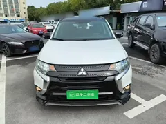2021 Mitsubishi Outlander 2.4L 4WD 5-seat, белый — фото 3