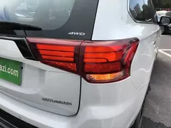2021 Mitsubishi Outlander 2.4L 4WD 5-seat, белый — фото 8