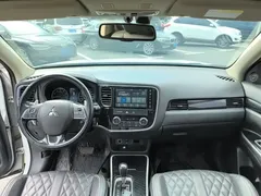 2021 Mitsubishi Outlander 2.4L 4WD 5-seat, белый — фото 10