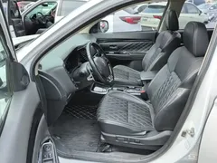 2021 Mitsubishi Outlander 2.4L 4WD 5-seat, белый — фото 15