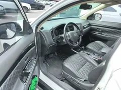 2021 Mitsubishi Outlander 2.4L 4WD 5-seat, белый — фото 16