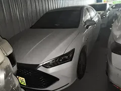2024 BYD Qin PLUS Honor DM-i PHEV 55km Leading, белый — фото 2