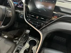 2022 Toyota Camry 2.5S Knight, белый — фото 9