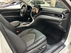 2022 Toyota Camry 2.5S Knight, белый — фото 11