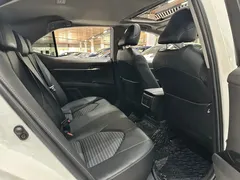 2022 Toyota Camry 2.5S Knight, белый — фото 12