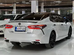 2022 Toyota Camry 2.5S Knight, белый — фото 16