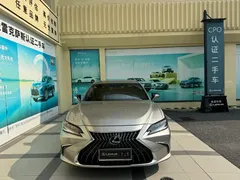2022 Lexus ES 300h Premium — фото 2