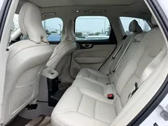 2022 Volvo XC60 T8 PHEV 4WD Luxury, белый — фото 4