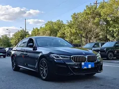 2022 BMW 5 Series 525Li M Sport Package, чёрный — фото 3