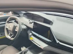 2022 Changan UNI-V 1.5T Sport, белый — фото 5