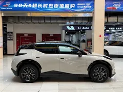 2025 Zeekr X 5 seats Long Range, белый — фото 10