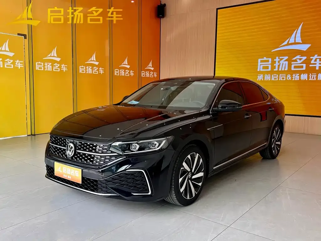 2022 Volkswagen Passat 330TSI Luxury