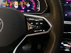 2022 Volkswagen Passat 330TSI Luxury, чёрный — фото 10