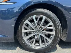 2022 Lexus ES 200 Excellence, синий — фото 17