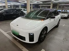 2025 Li Auto i6 4WD Standard, белый — фото 1