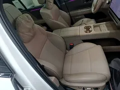 2025 Li Auto i6 4WD Standard, белый — фото 25