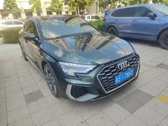 2022 Audi A3L Limousine 35 TFSI Luxury Sport, зелёный — фото 4