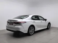 2019 Toyota Camry Hybrid 2.5HG Luxury, белый — фото 2