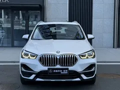 2022 BMW X1 Premium, белый — фото 2