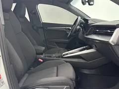 2023 Audi A3L Limousine 35 TFSI Sport, белый — фото 9
