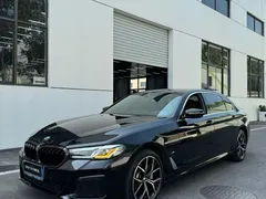 2023 BMW 5 Series 530Li Premium M Sport Package, чёрный — фото 1