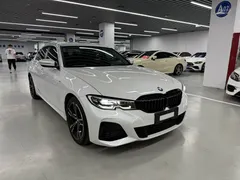 2022 BMW 3 Series 325i M Sport Night Package, белый — фото 2