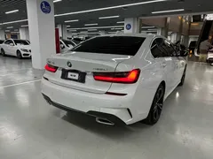 2022 BMW 3 Series 325i M Sport Night Package, белый — фото 7