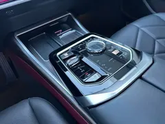 2023 BMW 7 Series 735Li Luxury Package, чёрный — фото 10