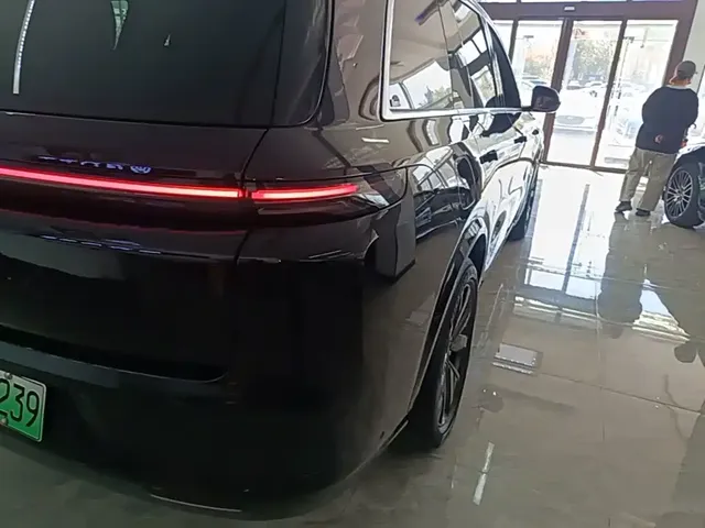 2023 Li Auto L8