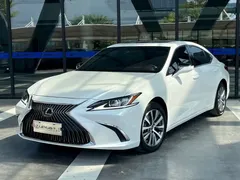 2020 Lexus ES 200 Excellence, белый — фото 1