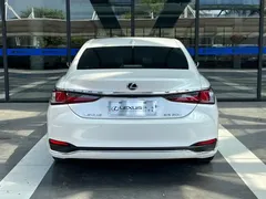 2020 Lexus ES 200 Excellence, белый — фото 5