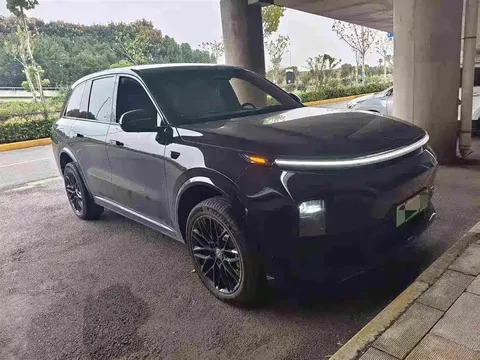 2024 Li Auto L8