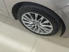 2022 Toyota Avalon Hybrid 2.5L XLE Premium — фото 6