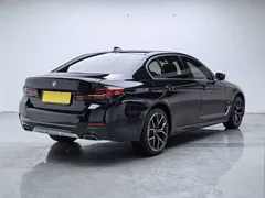 2022 BMW 5 Series 530Li Premium M Sport Package, чёрный — фото 5