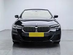 2022 BMW 5 Series 530Li Premium M Sport Package, чёрный — фото 9