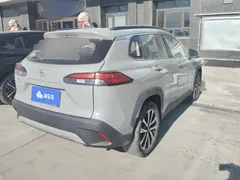 2022 Toyota Corolla Cross 2.0L Flagship, белый — фото 3