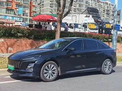 2023 Hongqi E-QM5 EV Basic, чёрный — фото 2