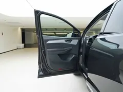 2022 Volkswagen Talagon 380TSI 4WD Luxury Pro 6-seat, чёрный — фото 16