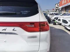 2021 Haval M6 Plus 1.5T MT Elite, белый — фото 8