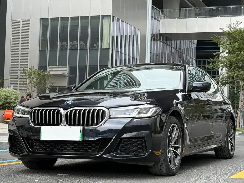 2022 BMW 5 Series 535Le PHEV M Sport Package