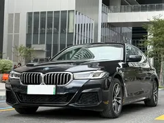 2022 BMW 5 Series 535Le PHEV M Sport Package, чёрный — фото 1