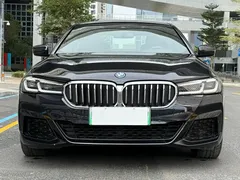 2022 BMW 5 Series 535Le PHEV M Sport Package, чёрный — фото 2