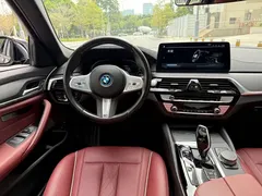 2022 BMW 5 Series 535Le PHEV M Sport Package, чёрный — фото 8