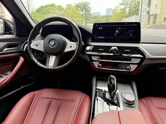 2022 BMW 5 Series 535Le PHEV M Sport Package, чёрный — фото 9
