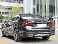 2022 BMW 5 Series 535Le PHEV M Sport Package, чёрный — фото 19