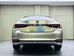 2023 Lexus ES 200 Excellence — фото 11